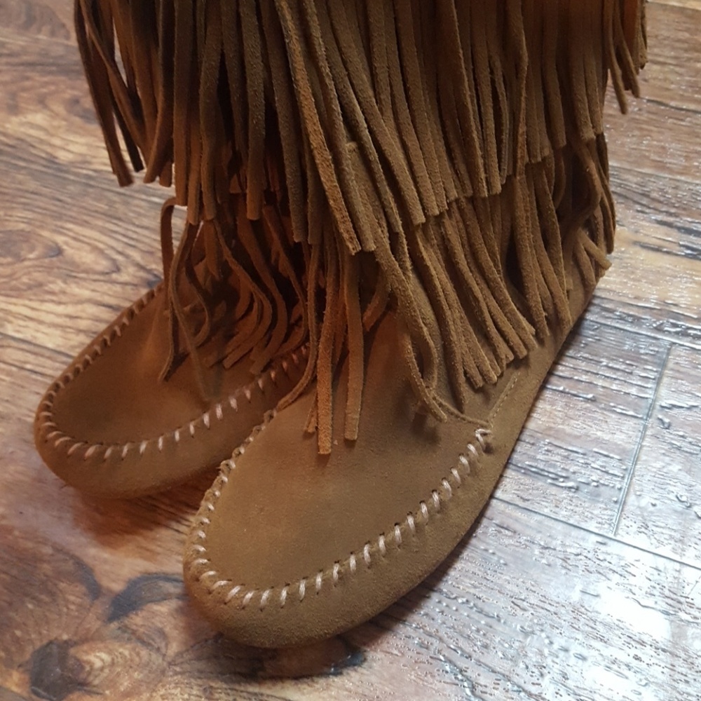 Minnetonka Brown Fringe Moccasins - Picture 4 of 7